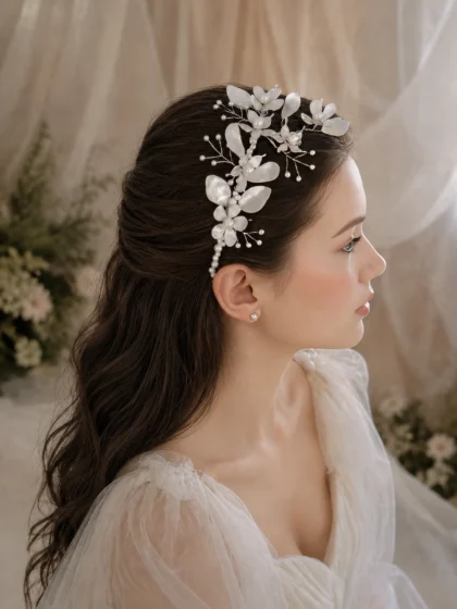 Dione Tiara